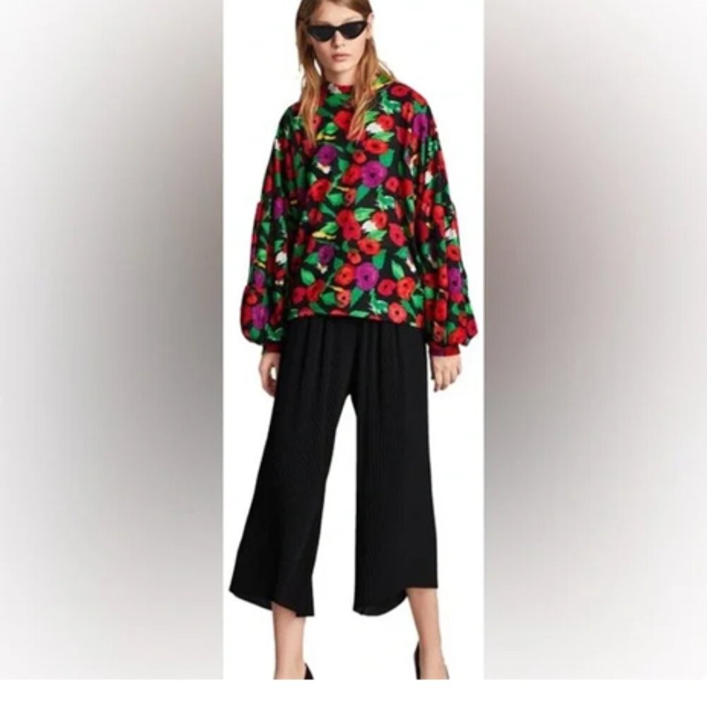 ZARA Women's XS Pleated Cropped Wide Leg Pull On Pants in Black